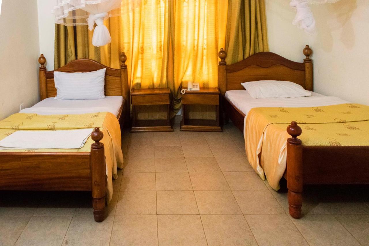 Palm World Hotels Mbarara Bagian luar foto