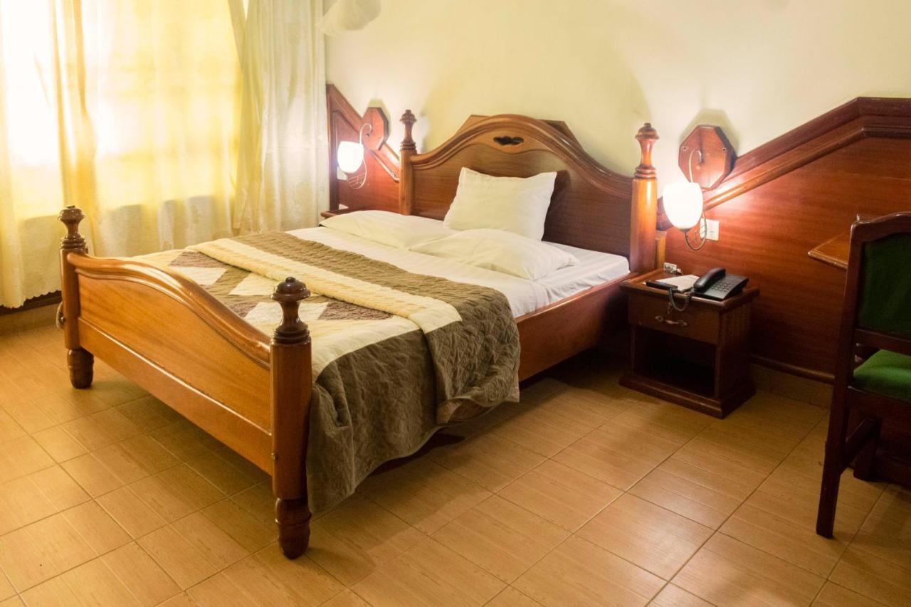 Palm World Hotels Mbarara Bagian luar foto